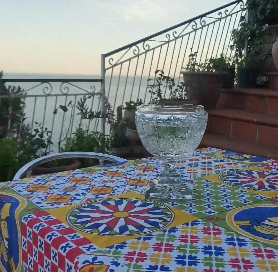 Guest house Fuoco D'amalfi Iazzetta 2*